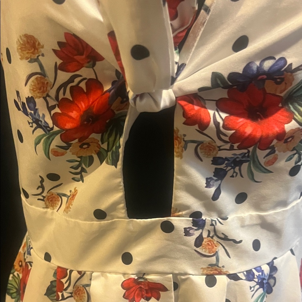 Chic White Floral Maxi Dress with Polka Dots - Picture 6 of 8